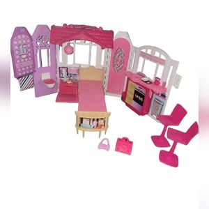 Barbie Glam Getaway House